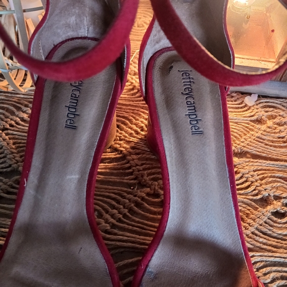 Heels - Picture 3 of 4